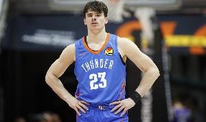 又选到一宝？44号秀巴恩海泽10中8高效砍17分5板2助 送6断！