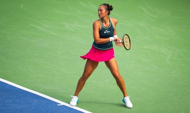 九游体育-遭遇对斯瓦泰克4连败 拥有好发球的郑钦文去哪了？