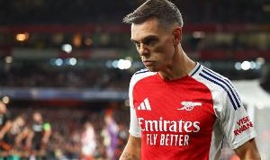 九游体育官网-特罗萨德：客战埃弗顿总是很艰难 我们现在要专注下一场关键战役