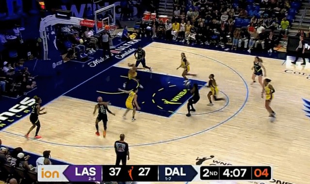 九游登录入口-😐奥贡鲍尔表现低效，飞翼全队半场无人得分上双，半场落后火花5分